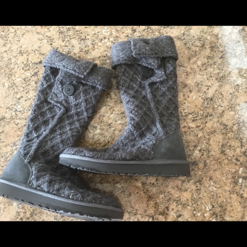 Ugg Classic Lattice Cardy Boot in Charcoal